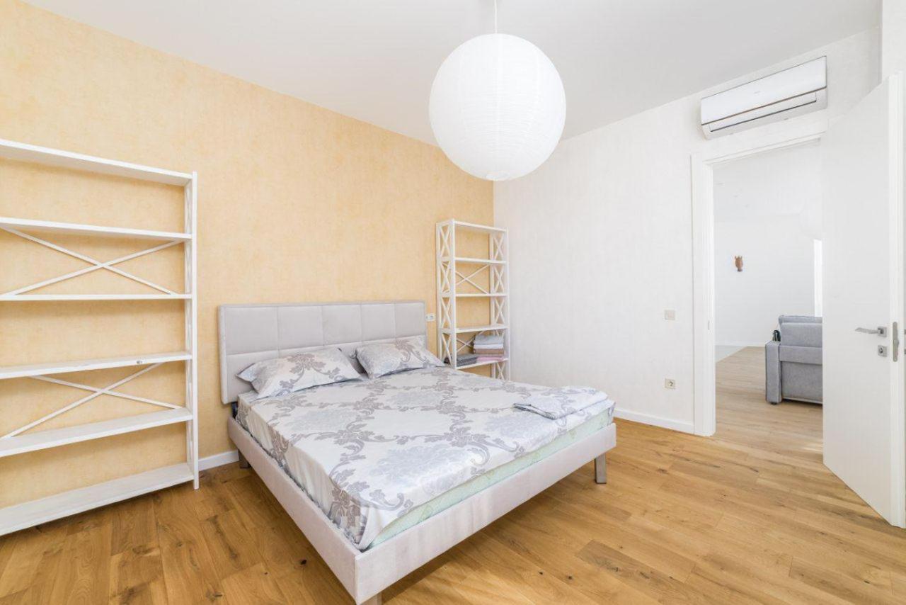 Gagarin Plaza Design Apartment Odesa Exterior photo